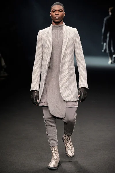 Look 11